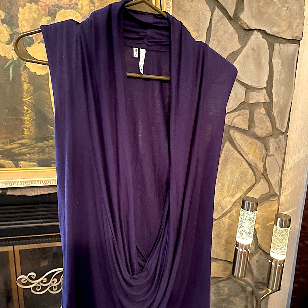 Open front perfect to wear a cami under tank